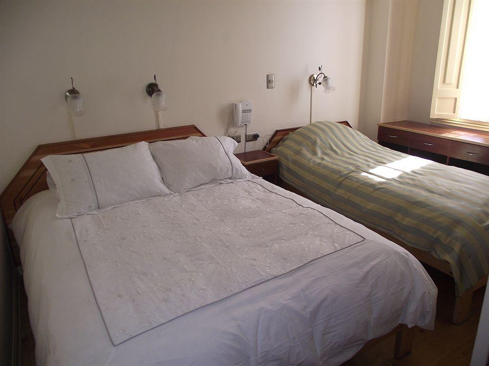 Hotel Sauken Santiago Buitenkant foto
